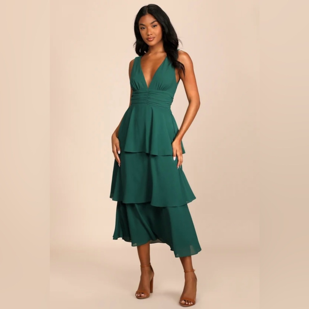 Stunning emerald green dress. Lulus, small